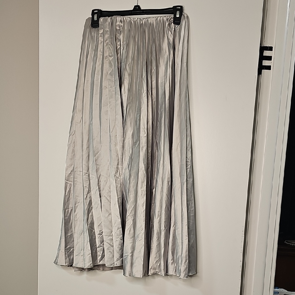 H&M Shiny Silver A-Line Skirt - Picture 1 of 6